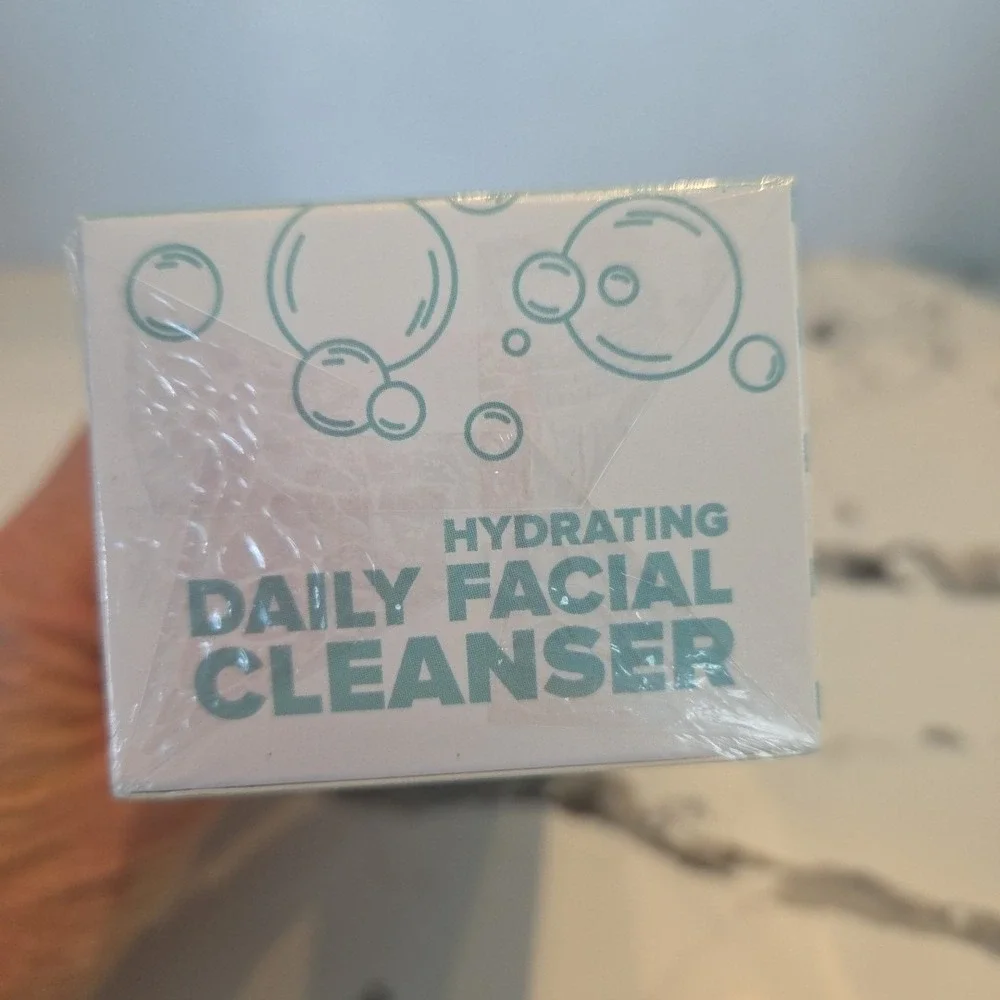 Pure Aroma Hydrating‎ Daily Facial Cleanser 5.4 Oz New Unopened